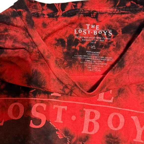 Retro Black and Red The Lost Boys - Vampire Movie Graphic T-Shirt - Size XS - Picture 6 of 8